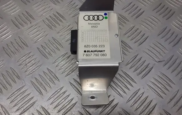 Audi A2 Sound amplifier 8Z0035223