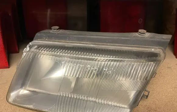 Volkswagen PASSAT B5 Headlight/headlamp 14742500