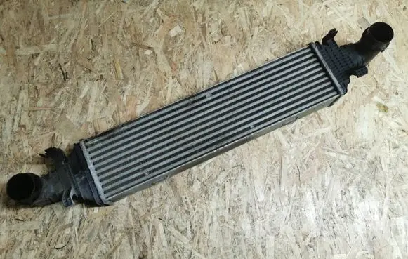 Mercedes-Benz SLK R172 Intercooler radiator A2045000200 2045000200