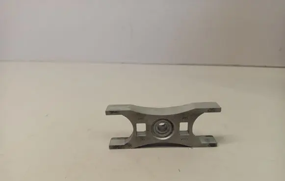 Volkswagen Golf VII Fuel Injector clamp holder 04L216