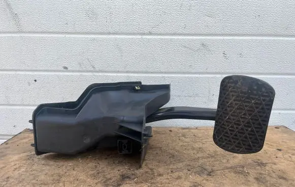 Mercedes-Benz S W220 Brake pedal A2202901119