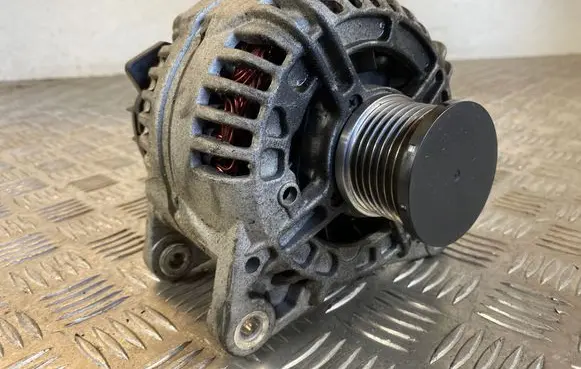 Opel Vivaro Generator/alternator