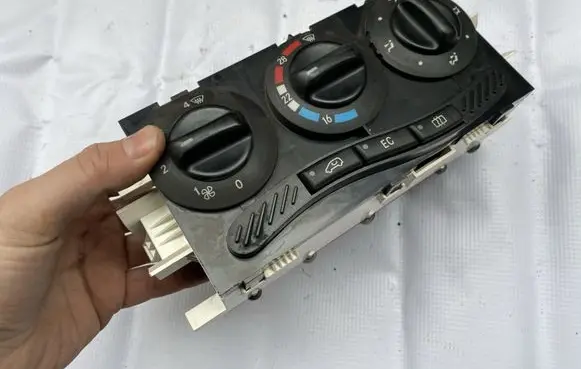 Mercedes-Benz A W168 Climate control unit A1688300485 1688300485