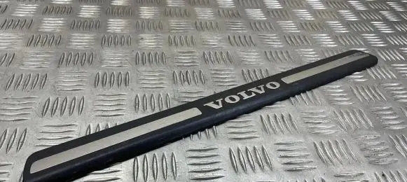 Volvo V70 Front sill trim cover 8659960