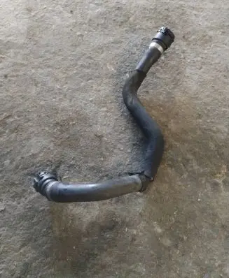 BMW X5 E53 Engine coolant pipe/hose 8377702
