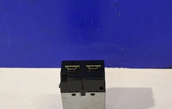 Polestar 2 USB socket connector 31682676 P31682676