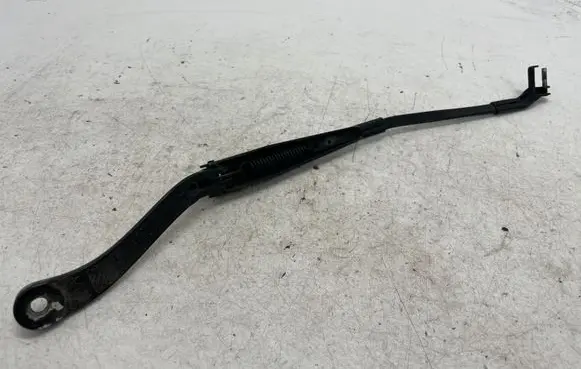 Mercedes-Benz C W204 Front wiper blade arm A2048200044