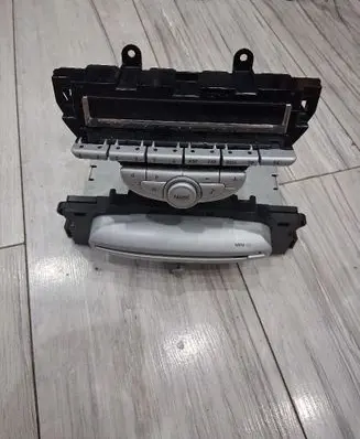 Mini One - Cooper Coupe R56 Radio/CD/DVD/GPS head unit 9045814