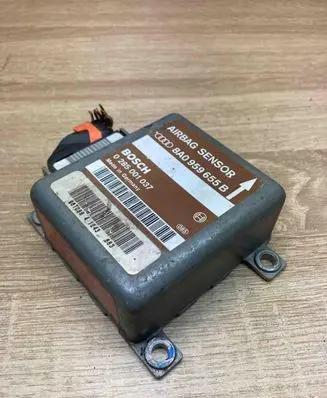 Audi A4 S4 B5 8D Airbag control unit/module 8A0959655B 0285001037 Used