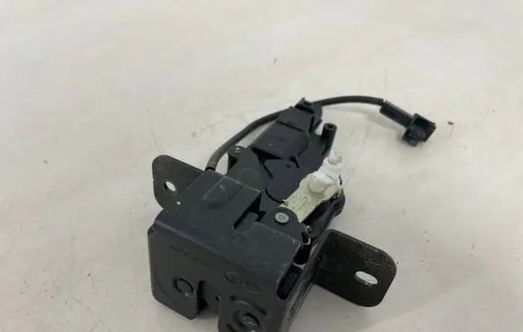 KIA Sorento Tailgate window lock/catch/latch 871303E000