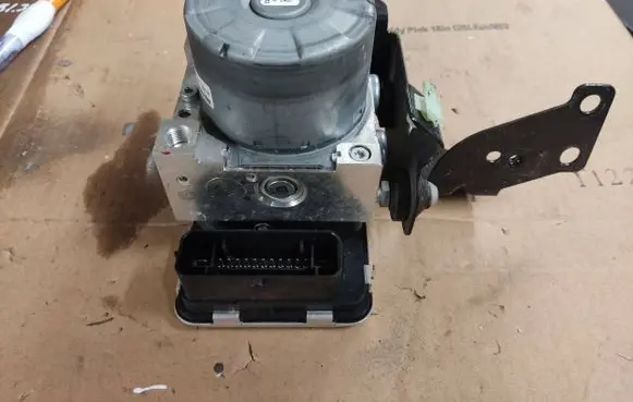Mitsubishi Outlander ABS Pump ESCEC11C15 06210259824 4670B481