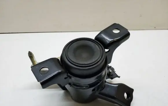 Toyota RAV 4 (XA50) Engine mount bracket K8280649