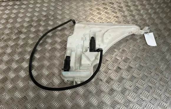 Windshield washer fluid reservoir/tank