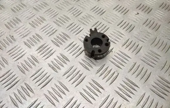 Volkswagen PASSAT B7 Fuel pump gear (pulley) 03L130238A