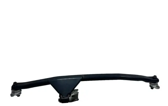Volvo XC90 Engine mount bracket