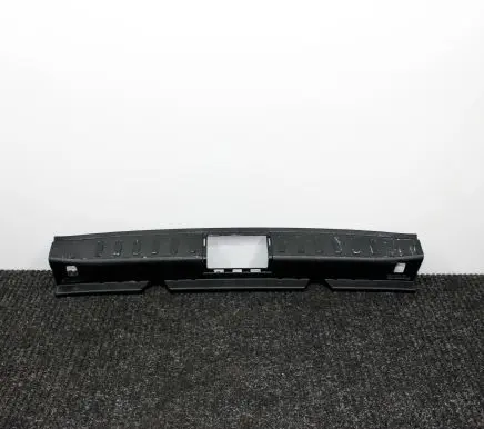 Trunk/boot sill cover protection