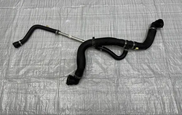 Maserati GranTurismo Engine coolant pipe/hose M189