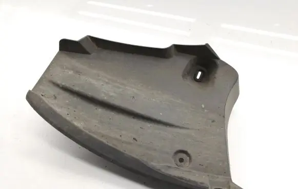Rear arch fender liner splash guards