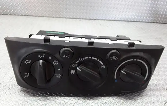 Toyota Avensis T250 Climate control unit MB1465703780