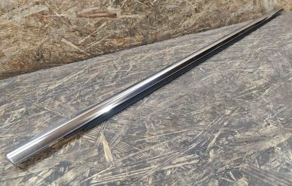 Ford Fusion II Front door glass trim molding A632000