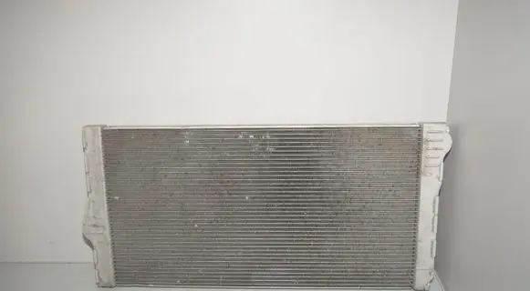 BMW 5 F10 F11 Coolant radiator 8509175 17118509175 7805627