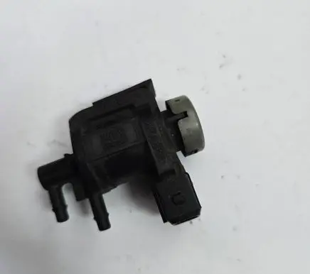 Audi A4 S4 B7 8E 8H Turbo solenoid valve 1J0906283A
