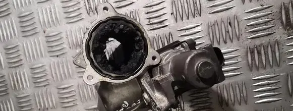 Volkswagen Eos EGR valve 03g131502