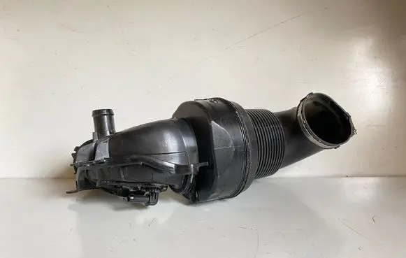Land Rover Evoque II Turbo air intake inlet pipe/hose 1205938S01