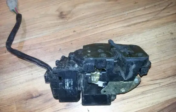 Mazda 626 Front door lock