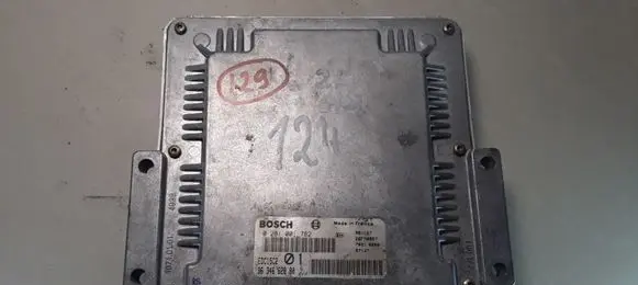 Peugeot 406 Engine control unit/module 0281001782