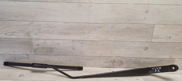 Chevrolet Aveo Front wiper blade arm 
