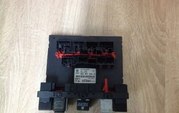 Volkswagen Golf V Comfort/convenience module 3C0937049D