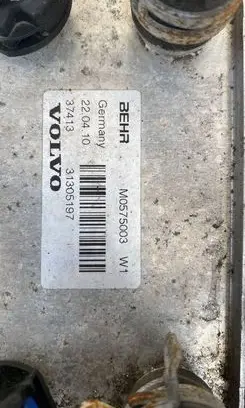 Volvo S40 Engine oil radiator 31305197