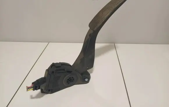 Chrysler Grand Voyager V Accelerator throttle pedal 05281418AA 6PV93390307