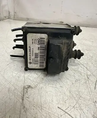 Volkswagen PASSAT B6 ABS Pump 3C0614095