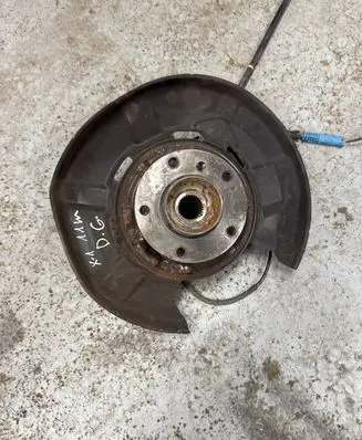 BMW X1 E84 Rear wheel hub 6788050 6789970 6760058