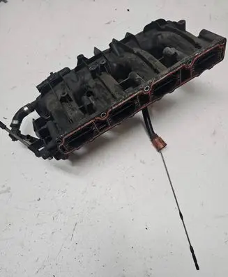 Volkswagen Golf V Intake manifold 06F133201N