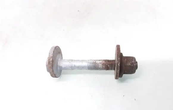Volkswagen PASSAT B7 Rear suspension camber bolt 