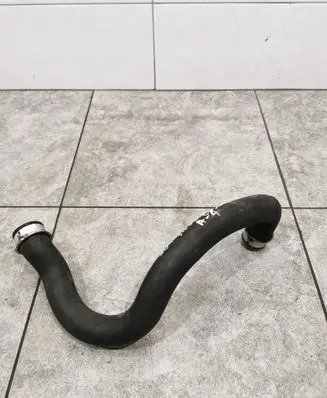 Mercedes-Benz C W204 Engine coolant pipe/hose A2045010882