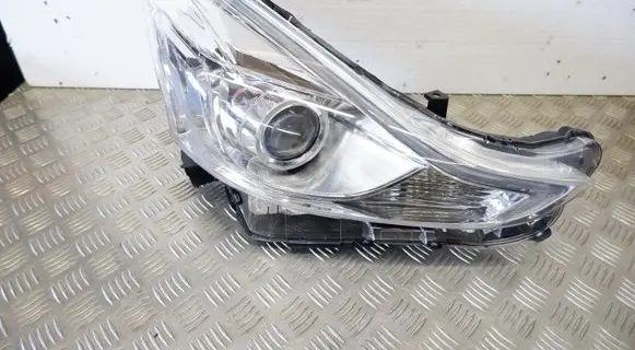 Toyota Prius+ (ZVW40) Headlight/headlamp 8114047680