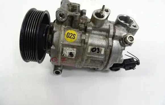 Volkswagen Golf VII Air conditioning (A/C) compressor (pump) 5Q0816803D