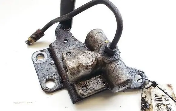 Toyota Corolla E120 E130 Brake power pressure regulator