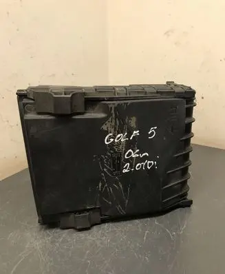 Volkswagen Golf V Fuse module 1K0937125