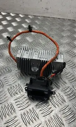 Voltage converter inverter