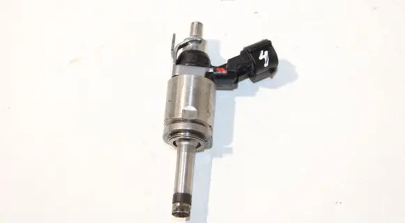 Nissan Qashqai Fuel injector H8201438013