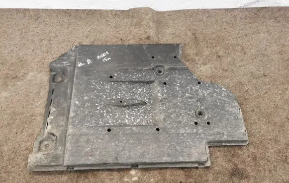 Toyota Auris E180 Trunk boot underbody cover/under tray 5816702060