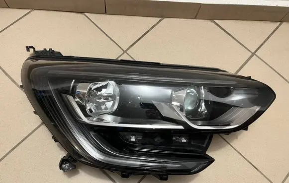 Renault Megane IV Headlight/headlamp 260100141R