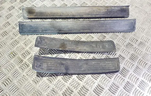 Honda CR-V sill trim set (inner) 84252SWAA 84202SWAA 84262SWAA