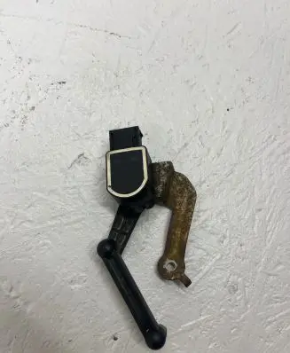 BMW 1 E81 E87 Headlight/headlamp level sensor 6785205