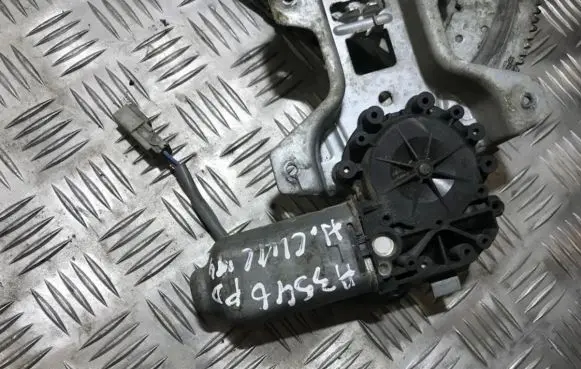 Honda Civic Front door window regulator motor 400348B